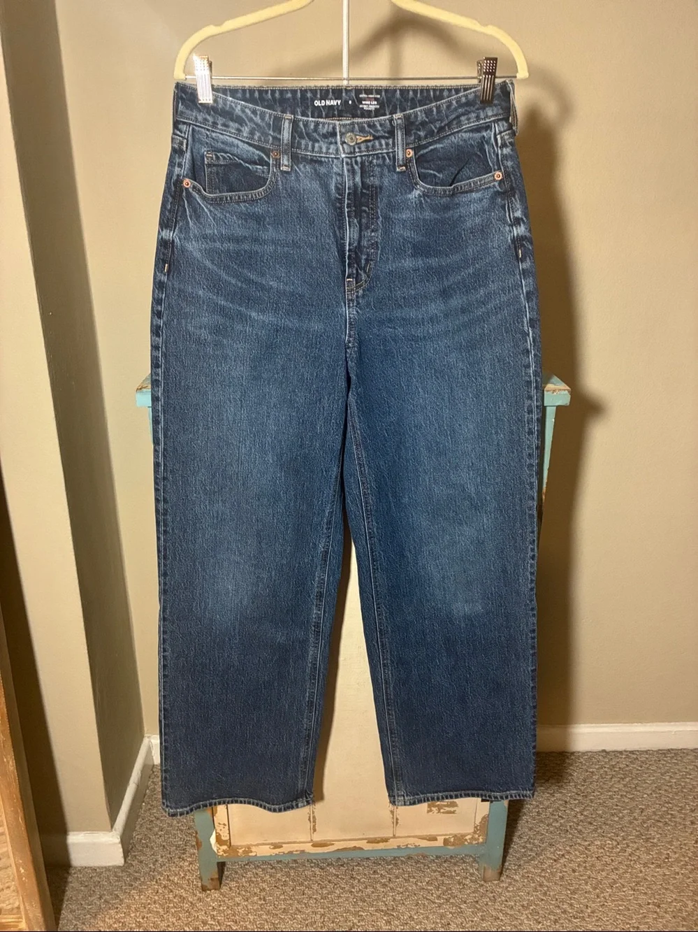 Old Navy Extra High-Rise Wide Leg Jeans - Medium Blue. Size 8 - Picture 4 of 10